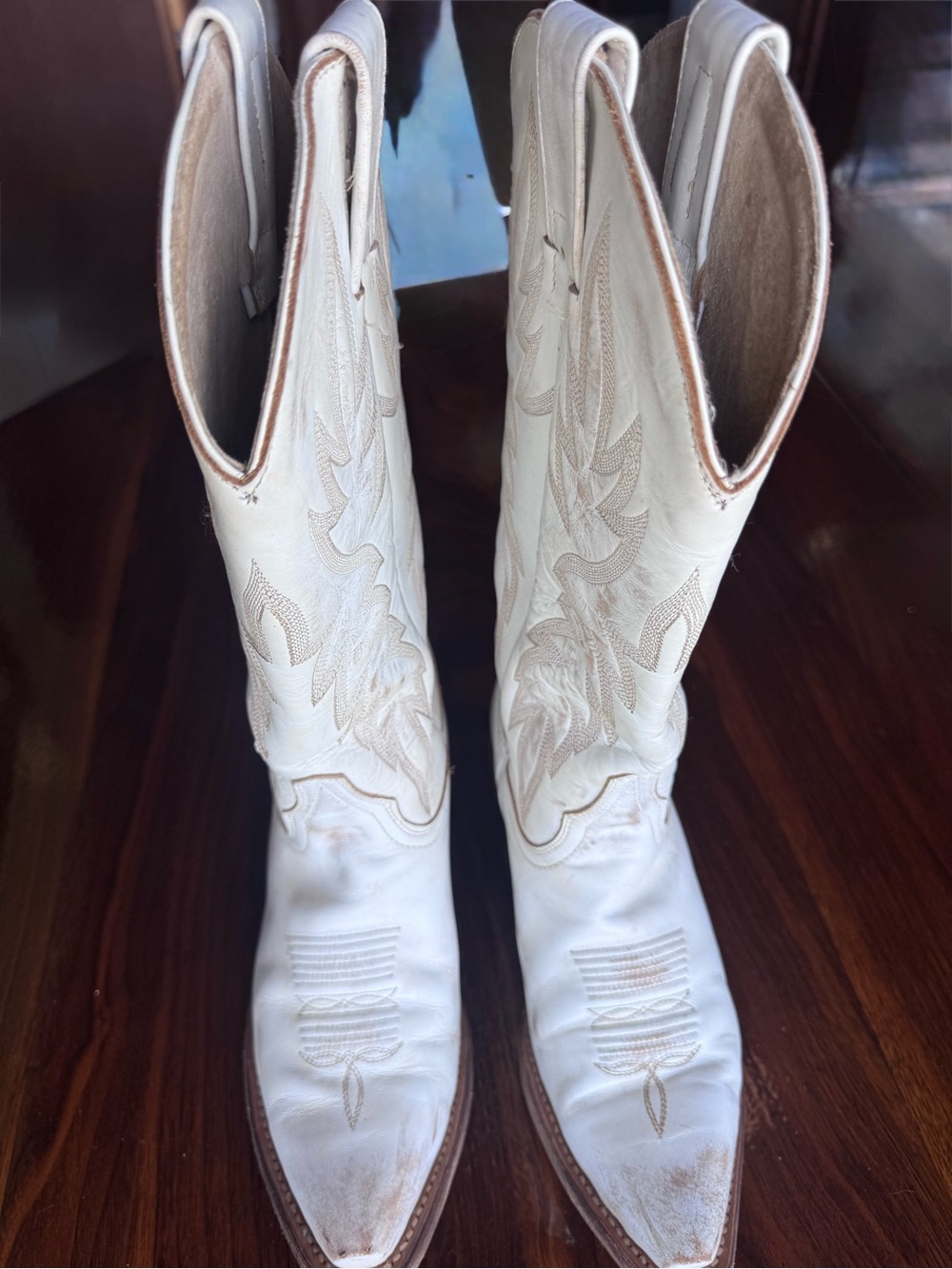 Idyllwind White Embroidered Western Heeled Boots